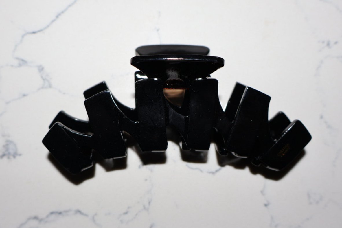 Lux Claw Clip- Black